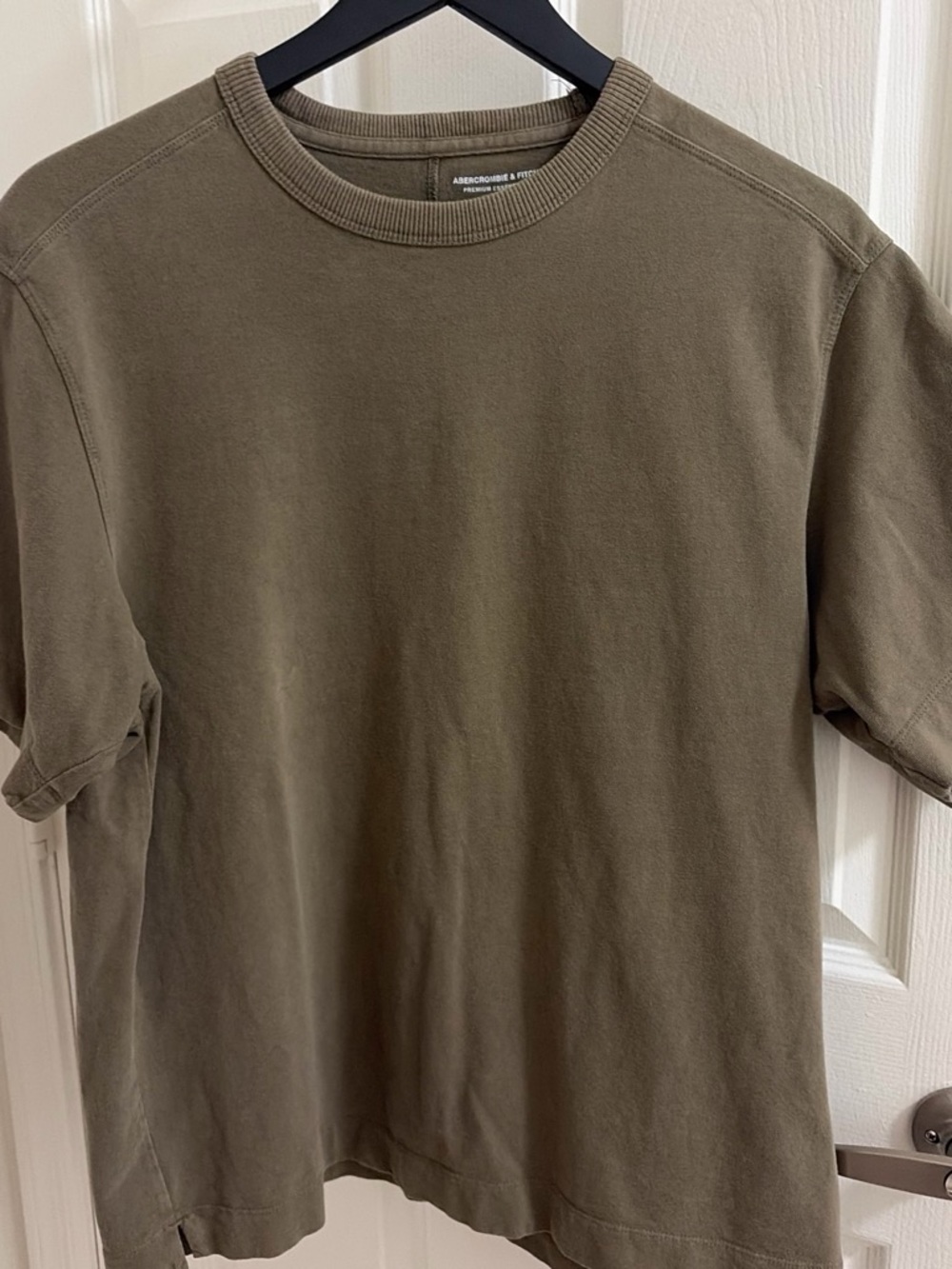 Abercrombie & Fitch Men's Crewneck T‑Shirt in Olive Green